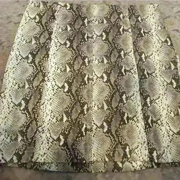 THE PANTS STORE Faux Leather Snake Skin mini skirt size large sorority - Picture 1 of 4